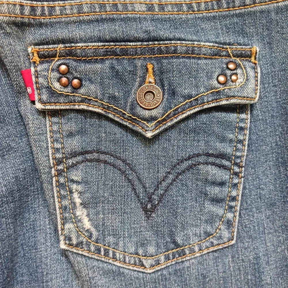 Levis 515 Bootcut Jeans Womens 8 L Distressed Flap Pocket Studded Denim 31 x 32
